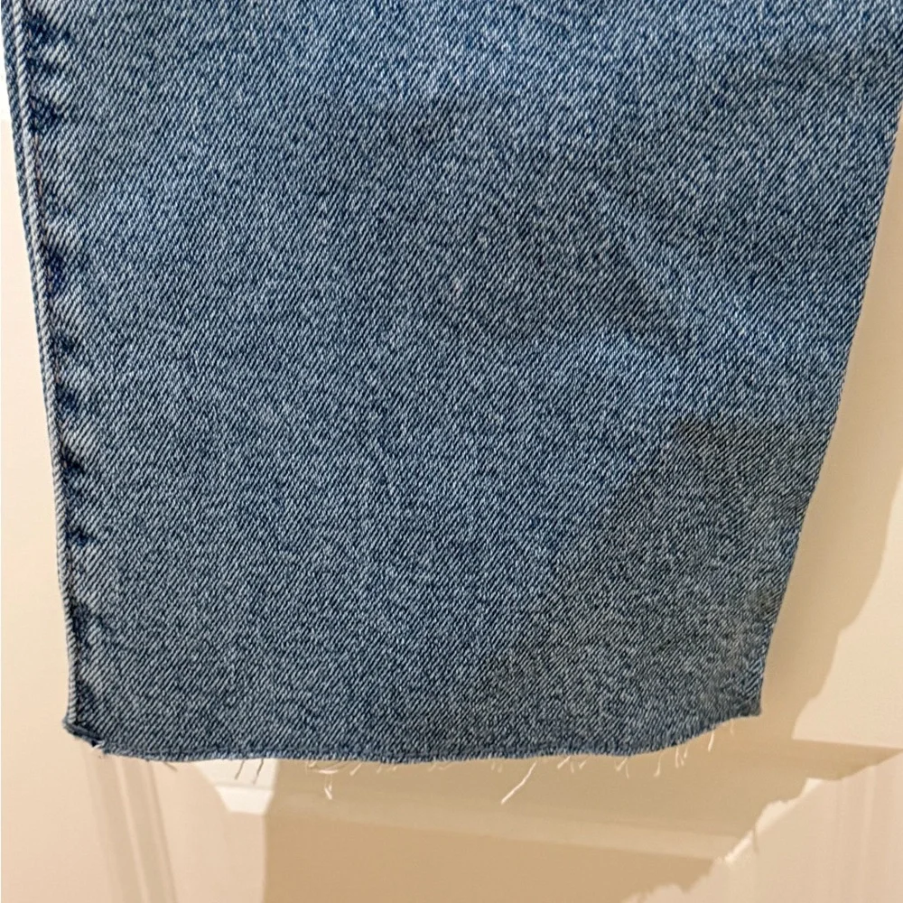 HOLLISTER women’s Ultra High-Rise Medium Wash 90s Straight Jeans